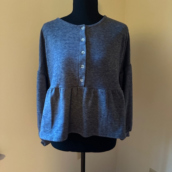**URBAN ROMANTICS* Blue Long Sleeve Peplum Top Size Medium - Picture 1 of 7
